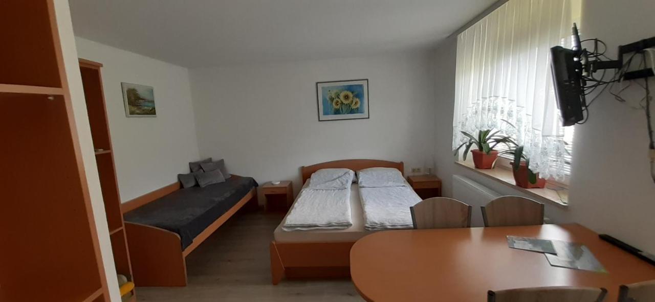 Apartmaji Mojca Vendégház Križe Kültér fotó